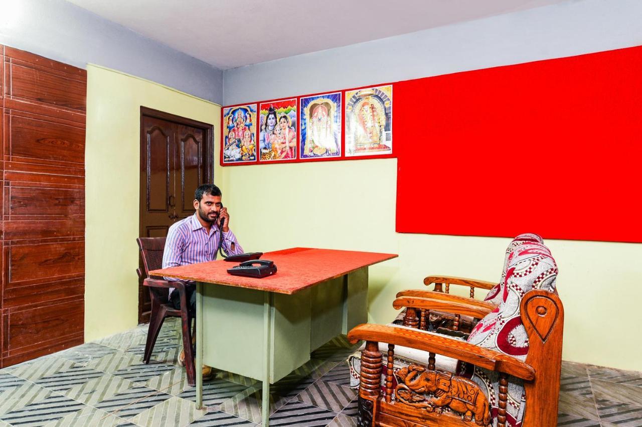 Oyo 26234 Annapurna Nilayam Hotel Vidzsajavádá Kültér fotó