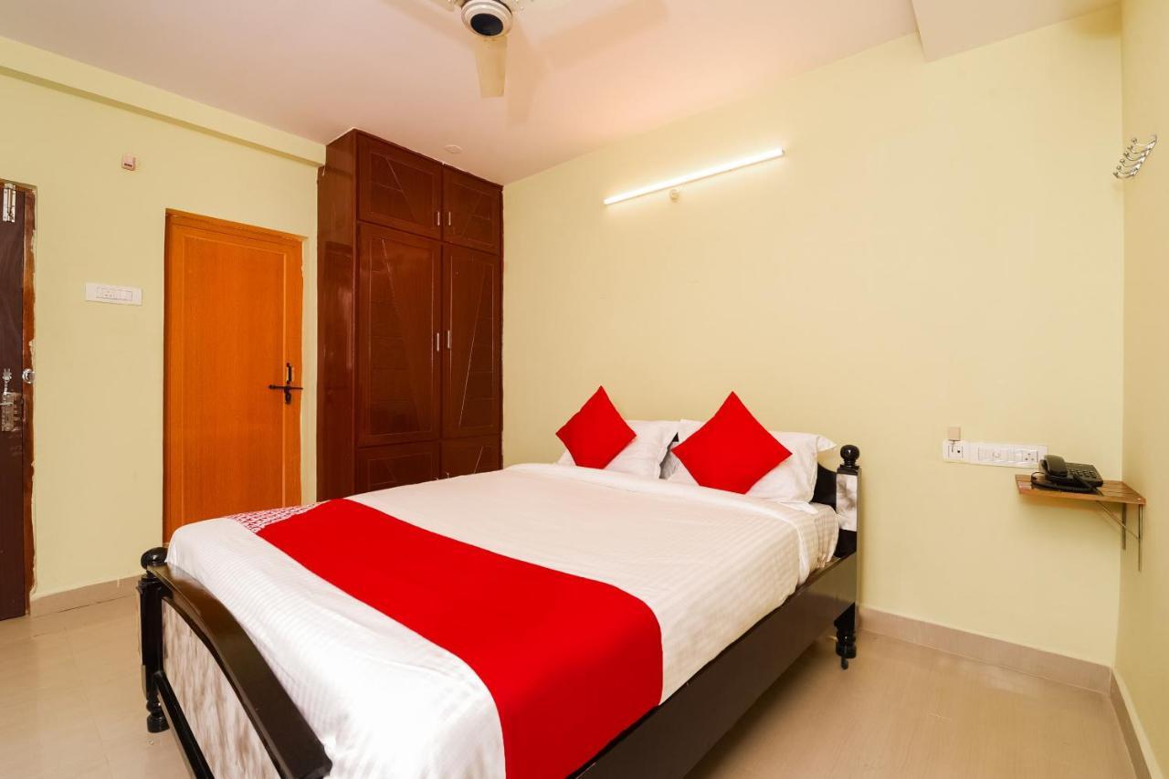 Oyo 26234 Annapurna Nilayam Hotel Vidzsajavádá Kültér fotó