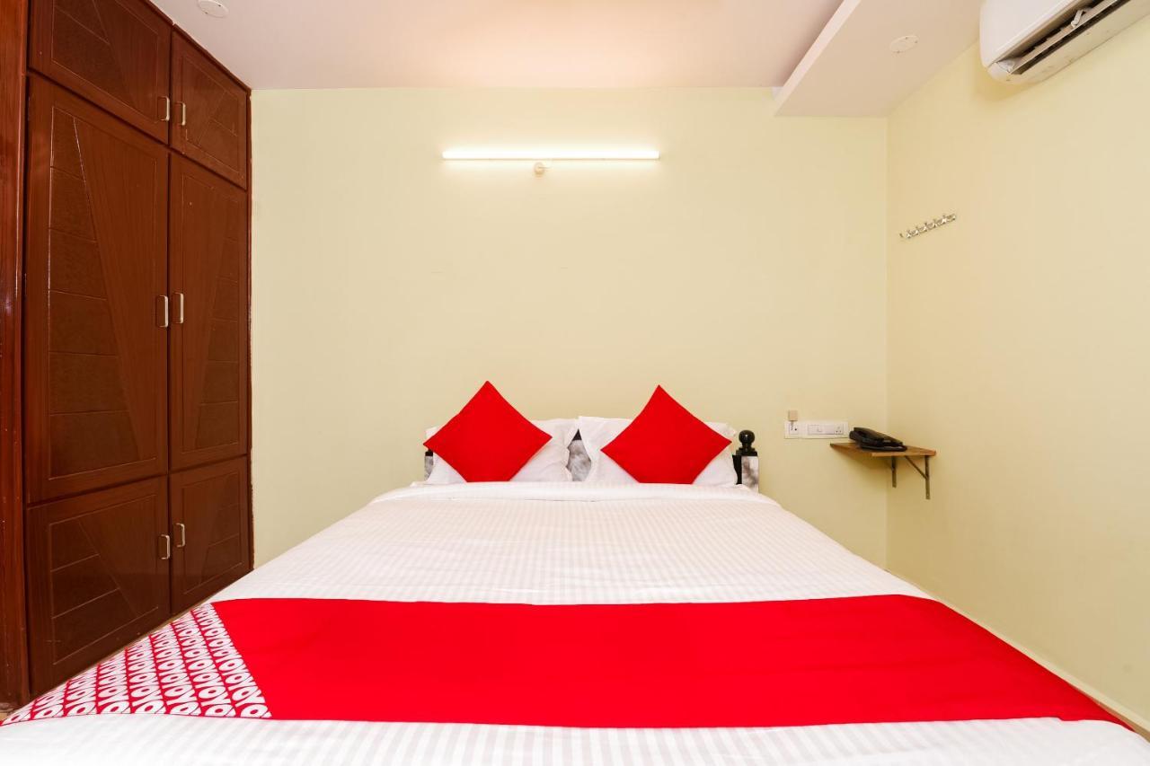 Oyo 26234 Annapurna Nilayam Hotel Vidzsajavádá Kültér fotó