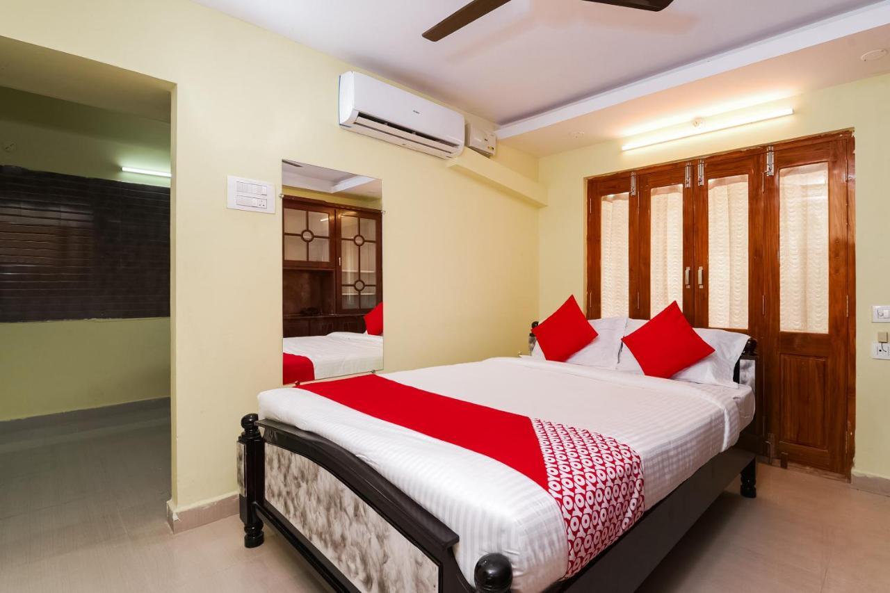 Oyo 26234 Annapurna Nilayam Hotel Vidzsajavádá Kültér fotó