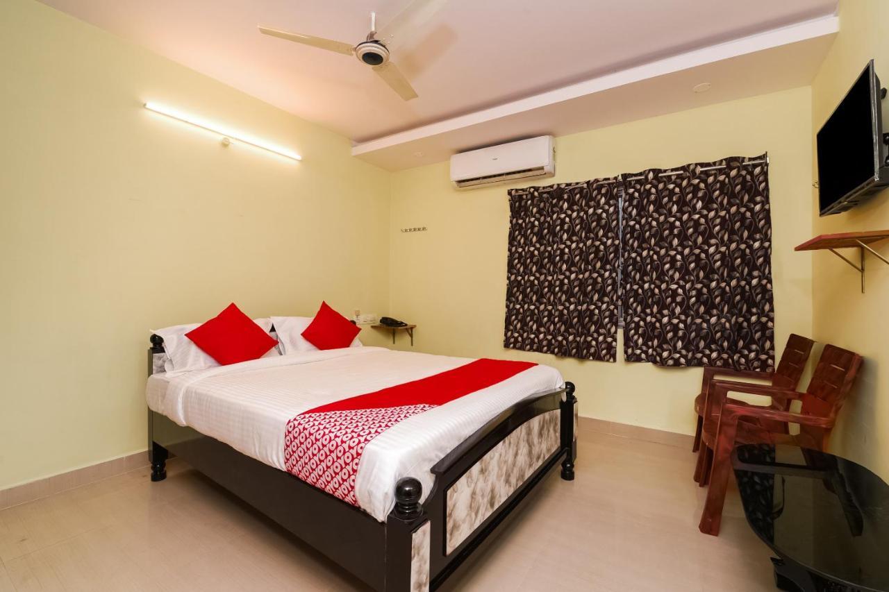 Oyo 26234 Annapurna Nilayam Hotel Vidzsajavádá Kültér fotó