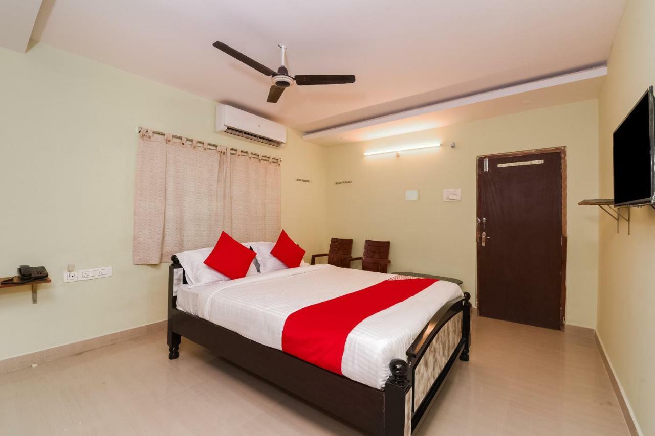 Oyo 26234 Annapurna Nilayam Hotel Vidzsajavádá Kültér fotó